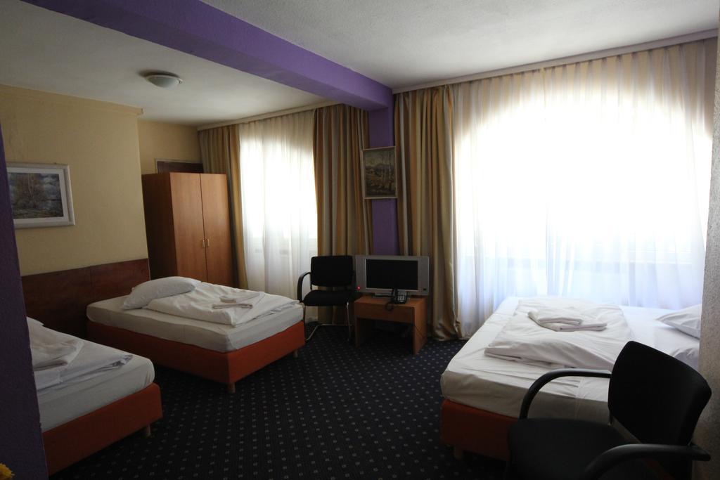 Carlton Hotel Frankfurt am Main Exterior photo