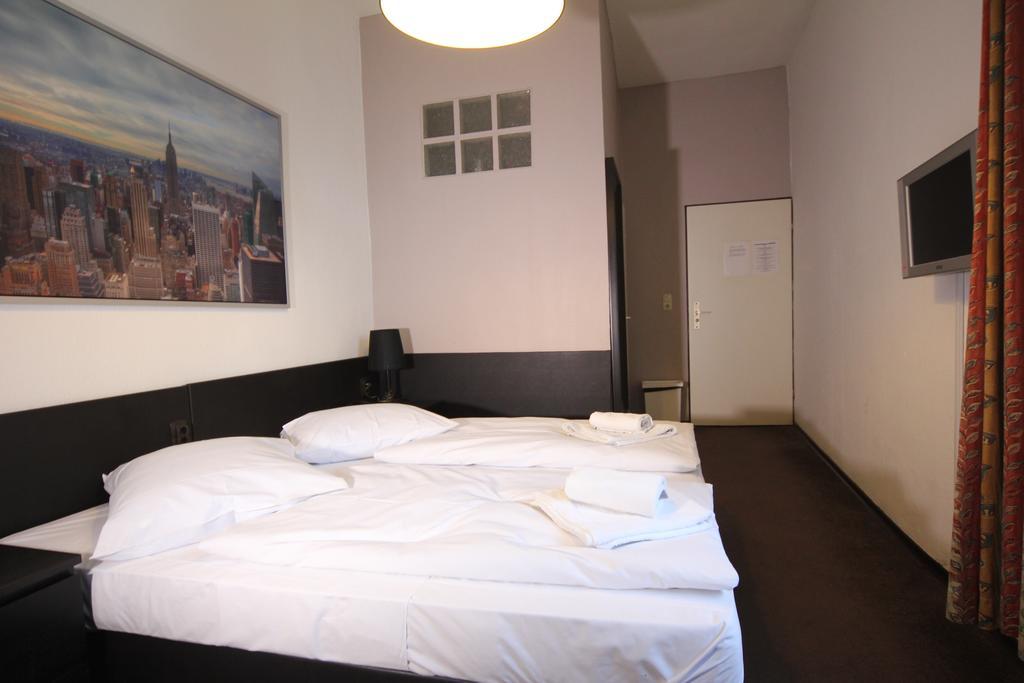Carlton Hotel Frankfurt am Main Exterior photo