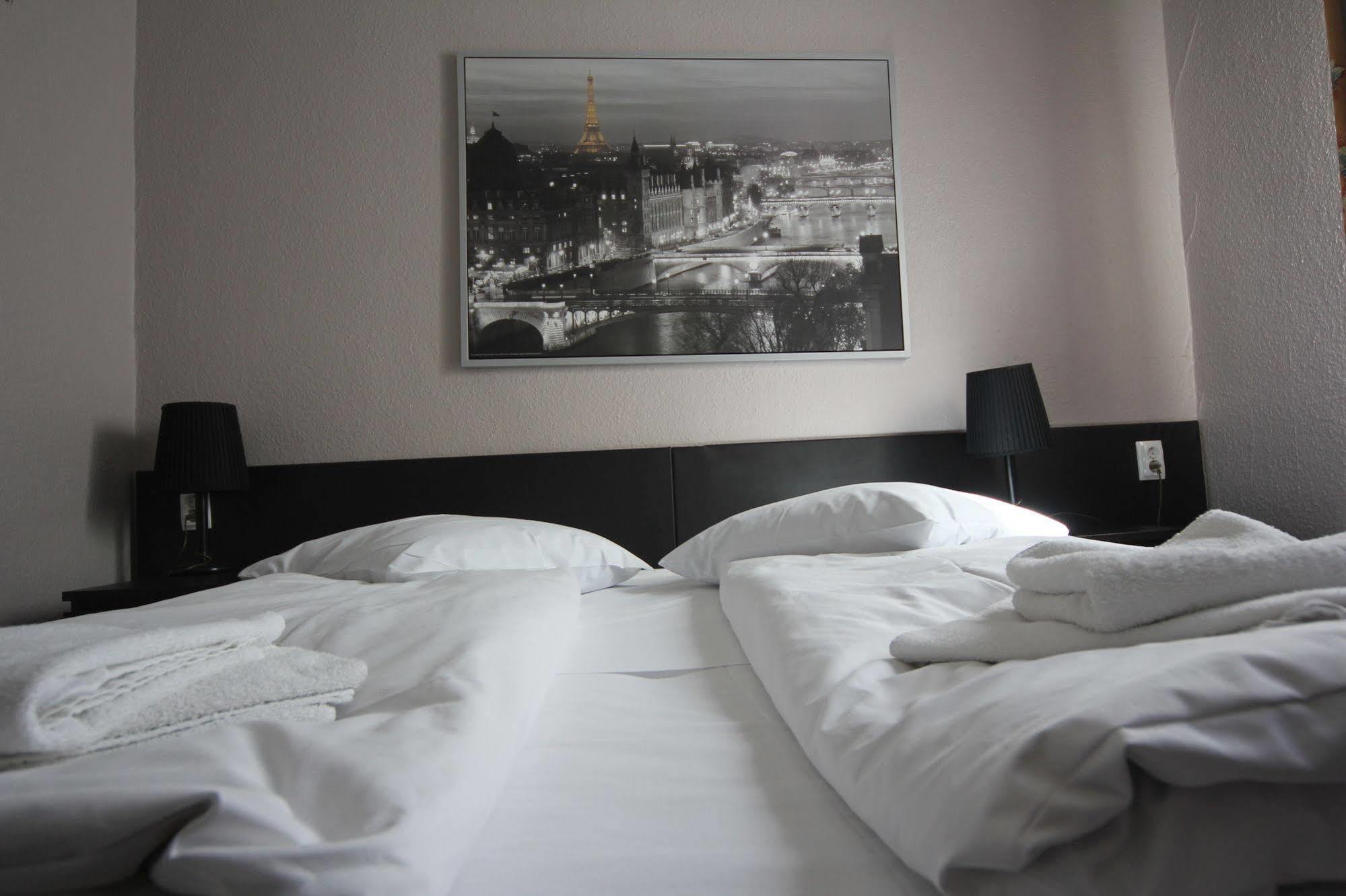 Carlton Hotel Frankfurt am Main Exterior photo