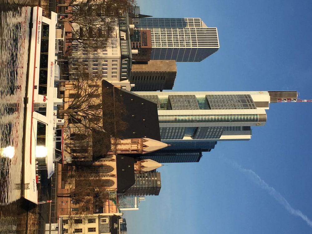 Carlton Hotel Frankfurt am Main Exterior photo